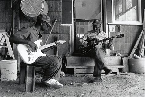 Cross Road Blues, un hymne électrique et soulful au cœur du Delta du Mississippi